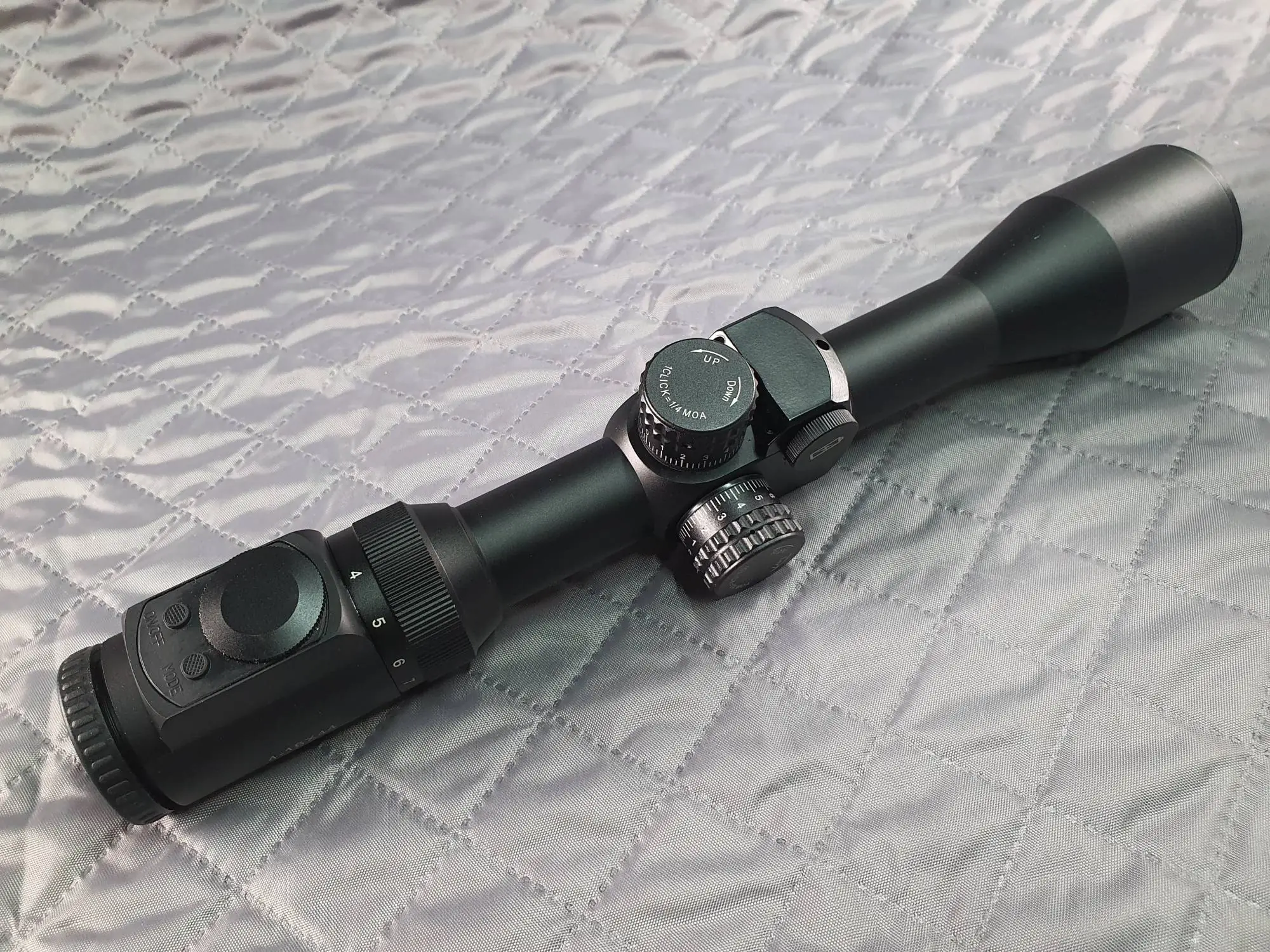 Оптический прицел Focuhunter 4-16x44 с электронными изменяемыми сетками