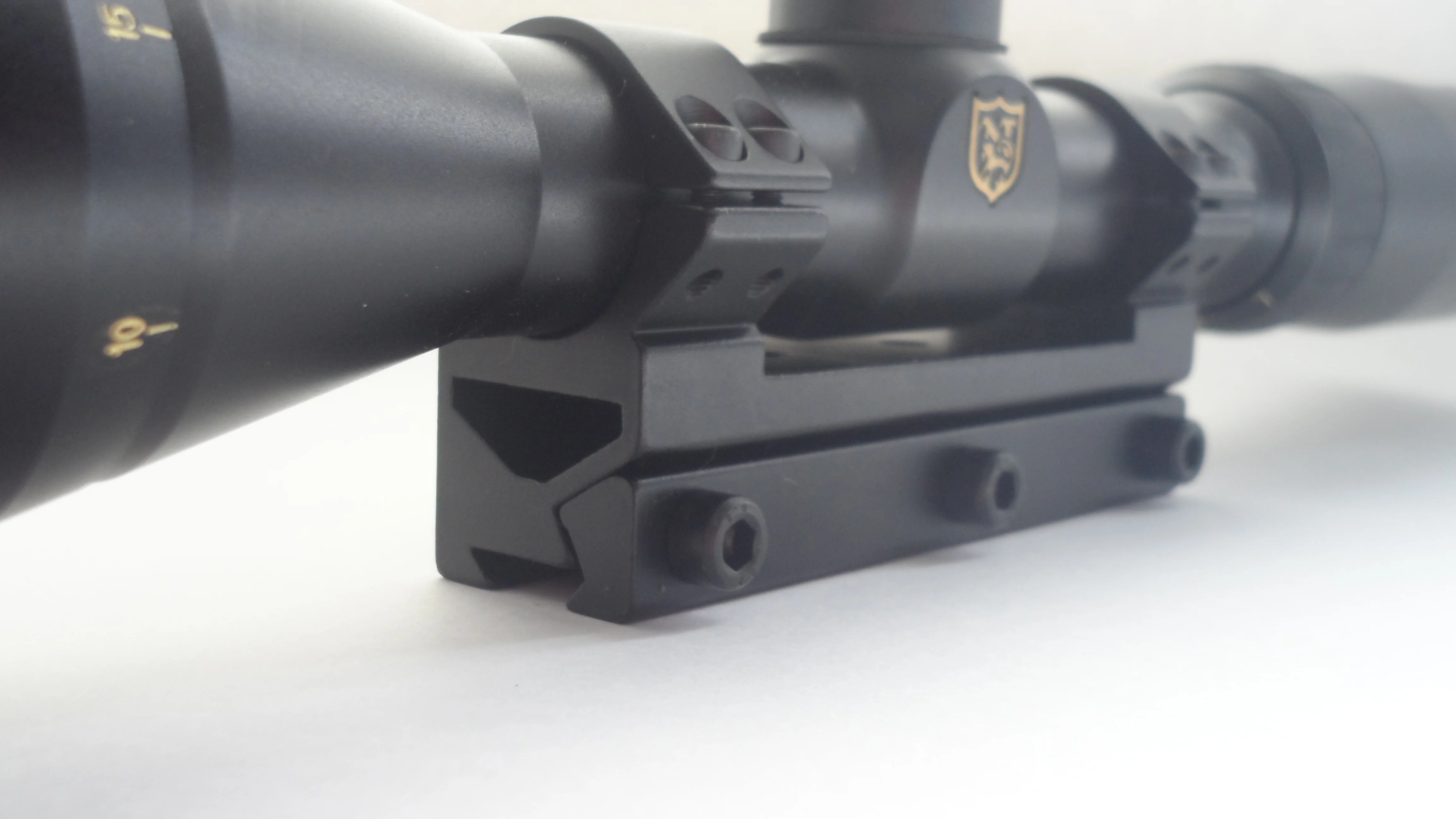 Оптический прицел Nikko Stirling серии AIRKING 4x32 AO, halfmil-dot, с подсветкой