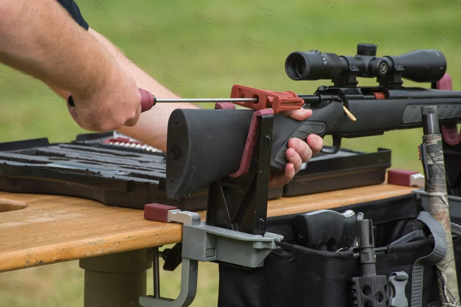 Станок-сумка для чистки оружия Tipton Transporter Range Vise