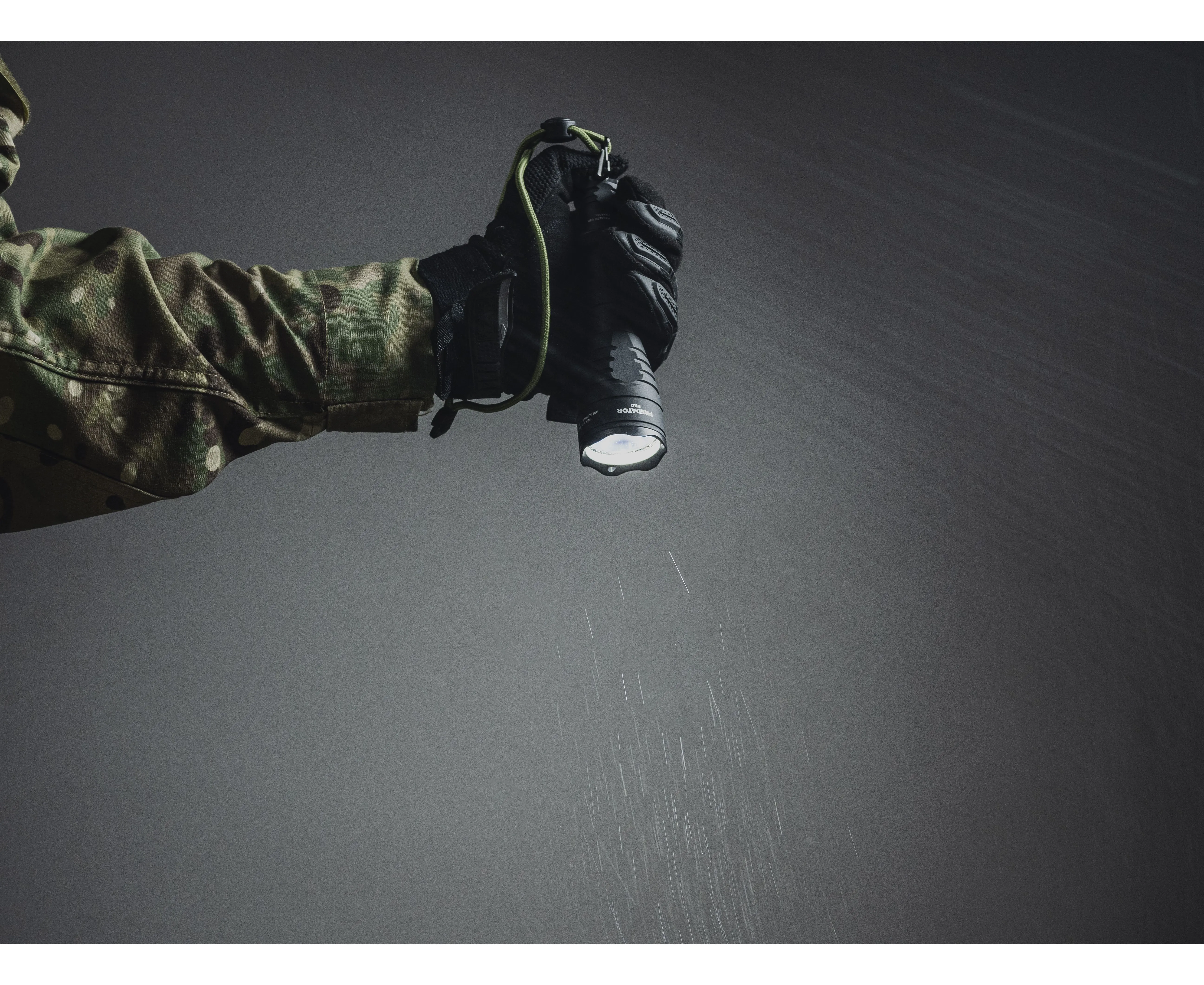 Фонарь ARMYTEK PREDATOR PRO Magnet USB XHP35.2 HI (белый свет)