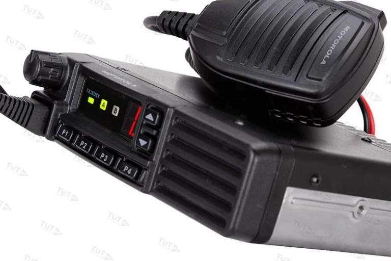 Автомобильная рация Motorola VX-2100E