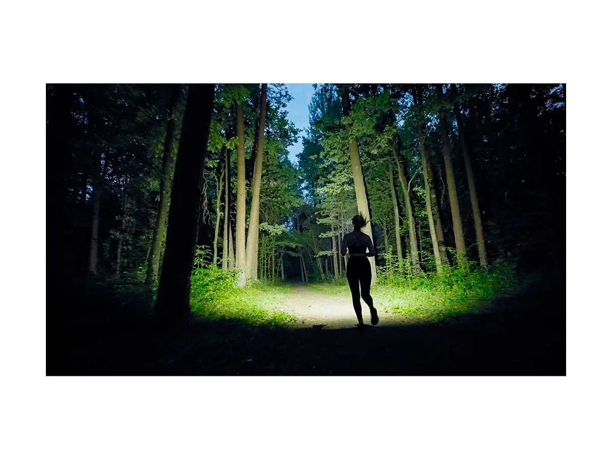 Фонарь налобный Armytek Wizard C2 Pro Max Magnet USB LR XHP70.2 белый