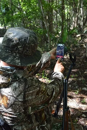 Динамик I-Hunt Handheld Game Call, Android/IOS, 700 звуков, мини-джек 3,5мм., провод 12,7см., 4хAAA,