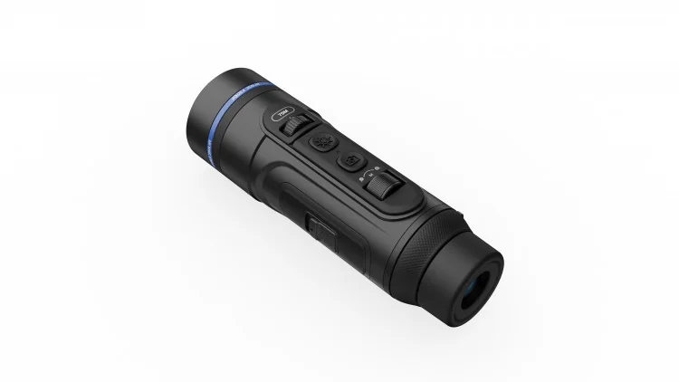 Бинокль Leica Ultravid 10X50 HD