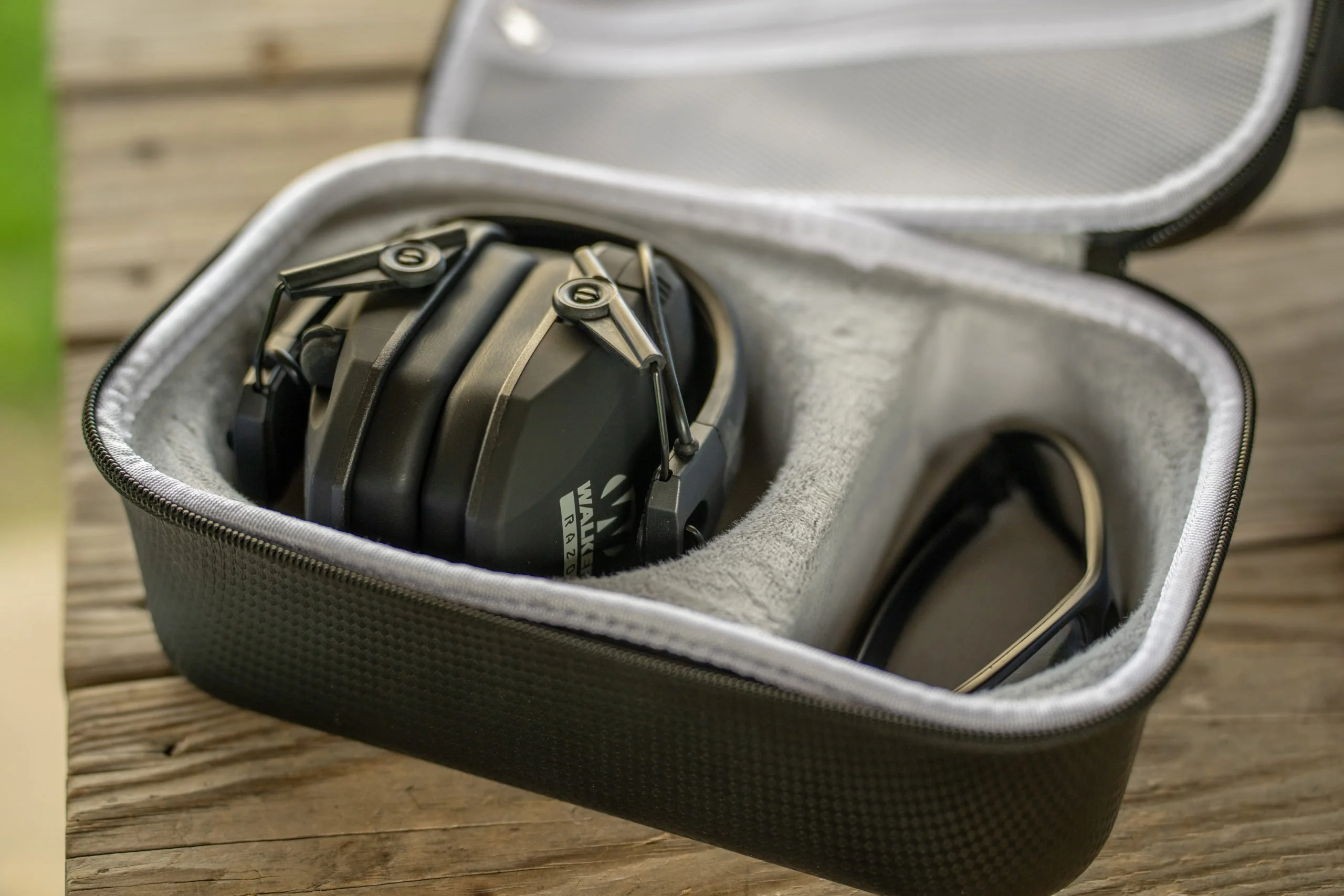 Кейс для наушников и очков Walker's