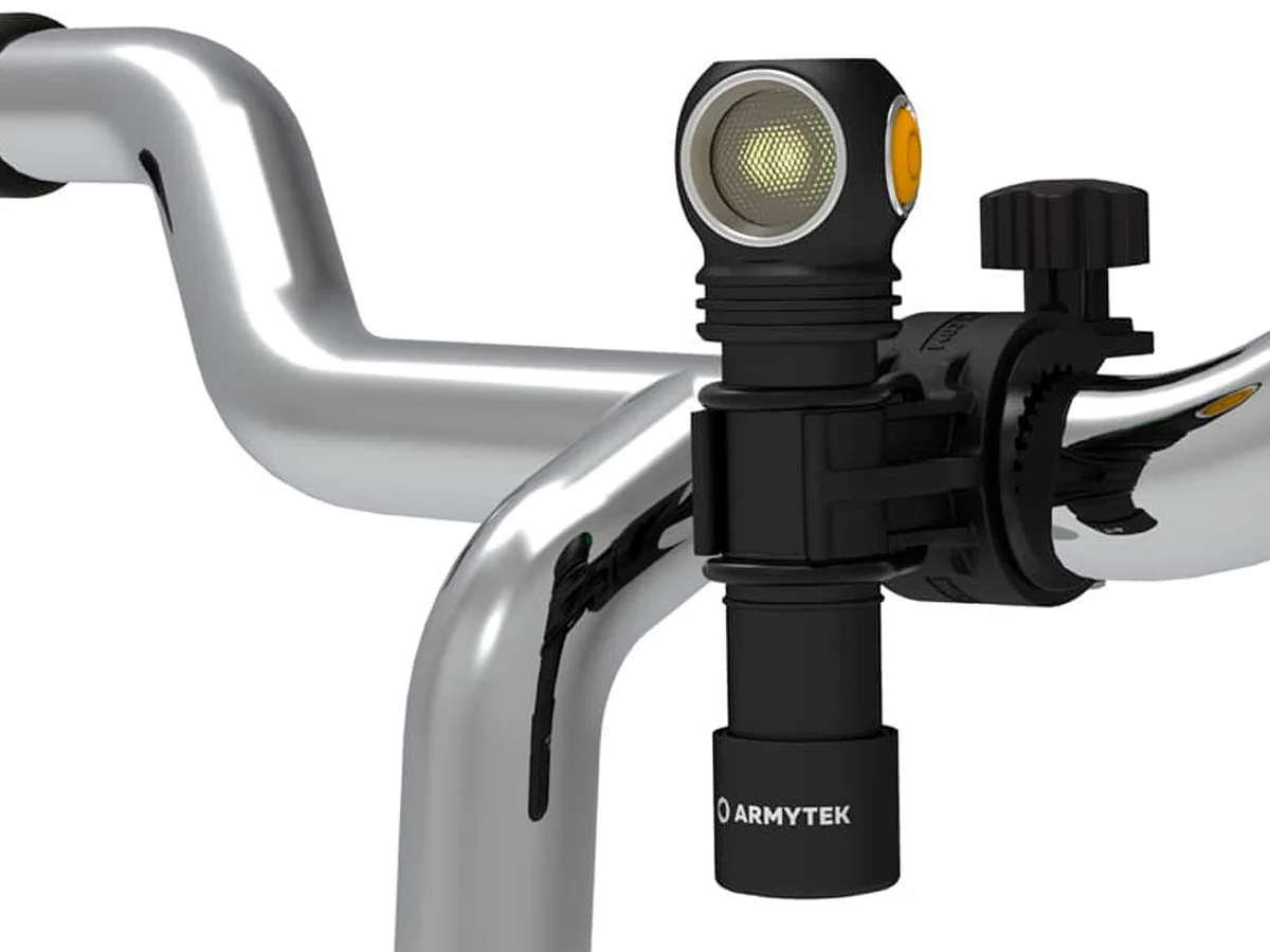 Фонарь ARMYTEK WIZARD C2 Pro Magnet USB Nichia (теплый свет)