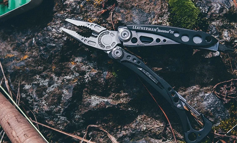 Мультитул LEATHERMAN Skeletool CX