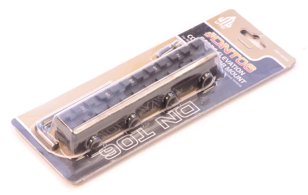 Кронштейн UTG Weaver для призмы 9-11мм с наклоном, 2 упора отдачи и 4 прижимных винта, алюминий, 107