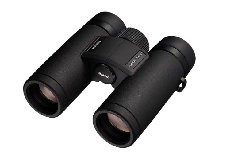 Бинокль Nikon Monarch M7 10x30