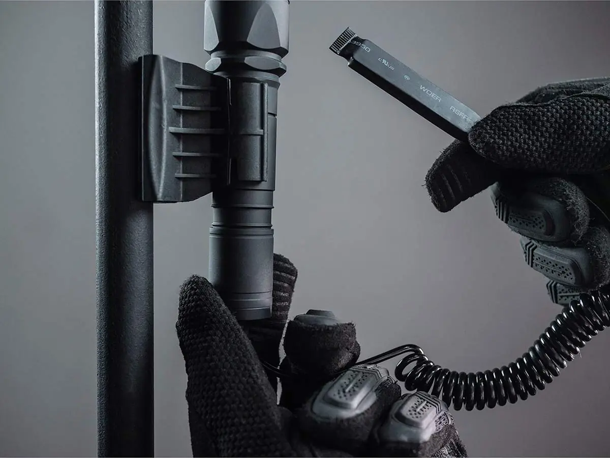 Фонарь с комплектом Armytek Dobermann Extended Set XP-L HI 1050 lm