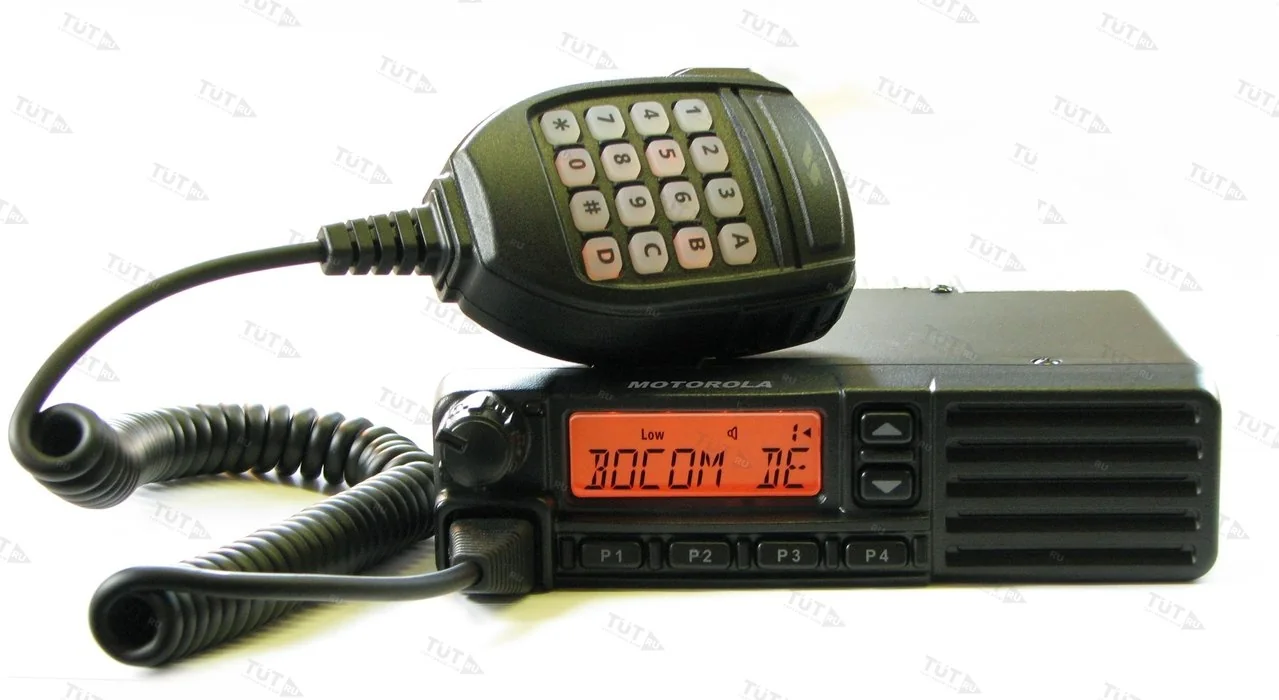 Автомобильная рация Motorola VX-2200 V/U