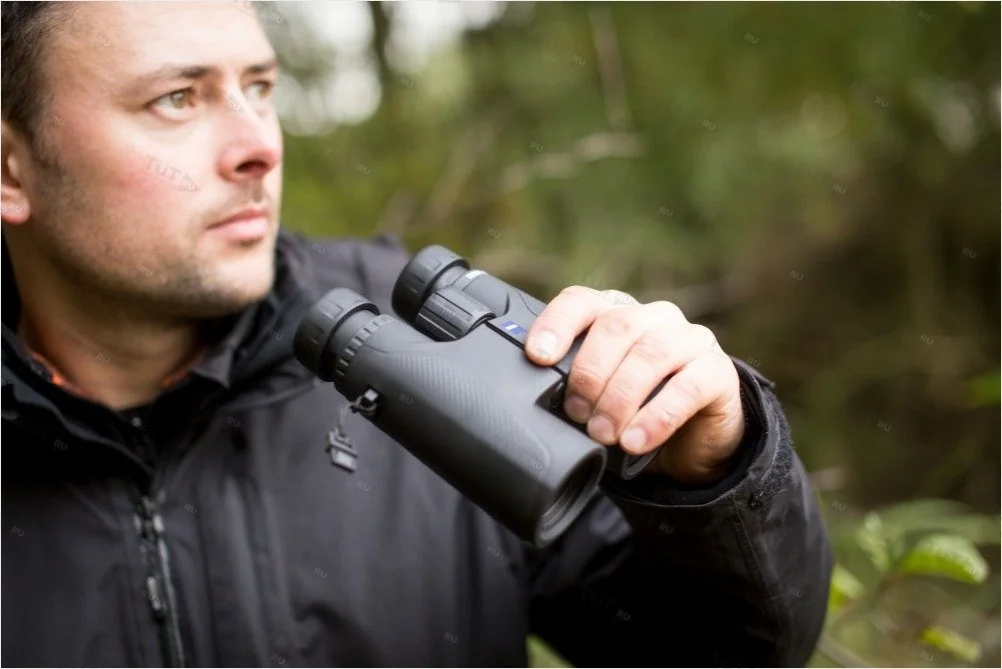 Бинокль Carl Zeiss Terra ED 10x42