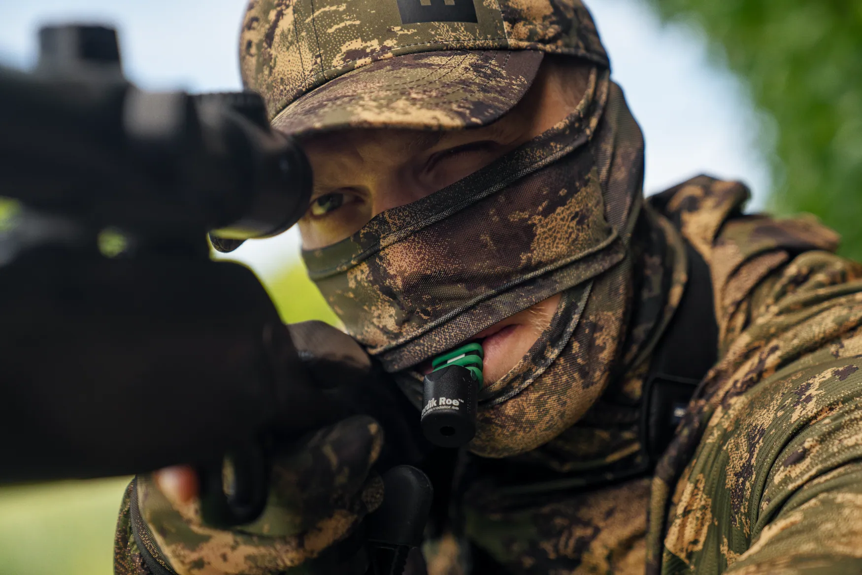 Снуд HARKILA Deer Stalker Camo Mesh Facecover